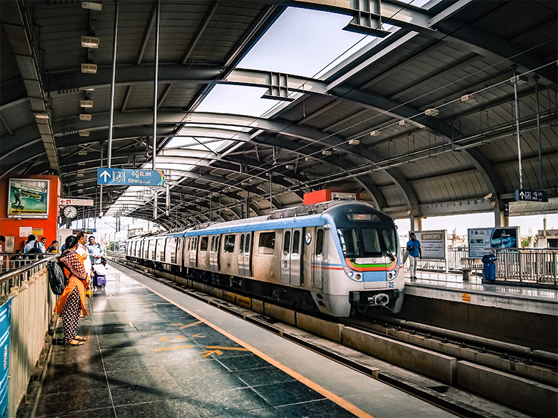 D.N. Nagar & Versova Metro